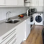 Apartmán Abora Garden With Terrace, Pool, Extensive Gardens And Free Parking