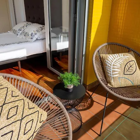 Apartmán Abora Garden With Terrace, Pool, Extensive Gardens And Free Parking *