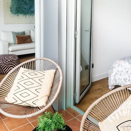 Abora Garden With Terrace, Pool, Extensive Gardens And Free Parking Apartmán *