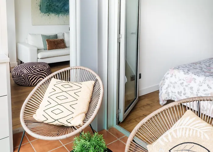 Abora Garden With Terrace, Pool, Extensive Gardens And Free Parking Апартаменты *