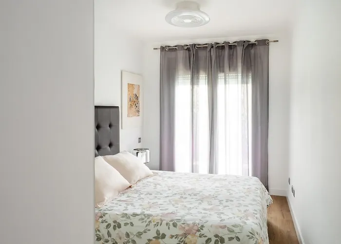 Апартаменты Abora Garden With Terrace, Pool, Extensive Gardens And Free Parking
